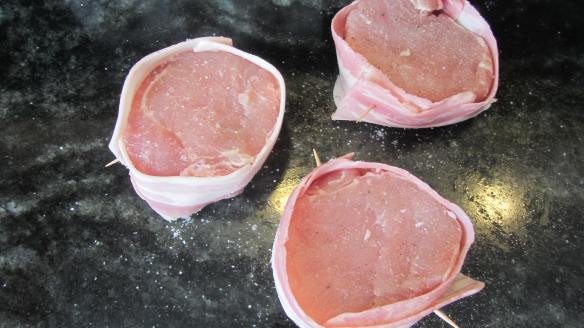 Medallones de Lomo de cerdo con cema de cantarelus cibarius  - 01